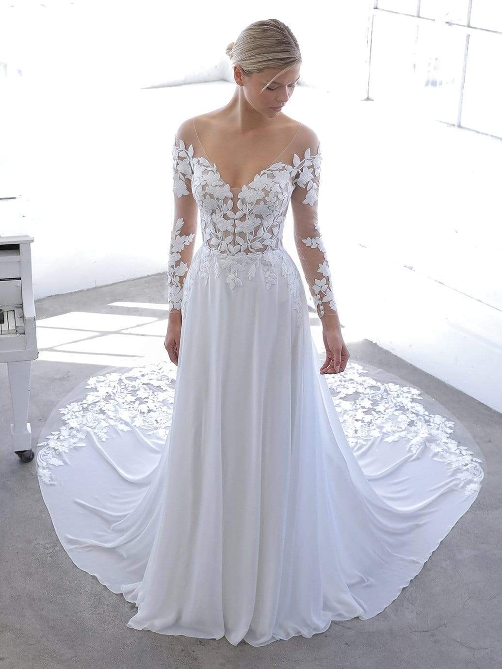Blue by Enzoani Wedding Dress Blue by Enzoani: Nandana