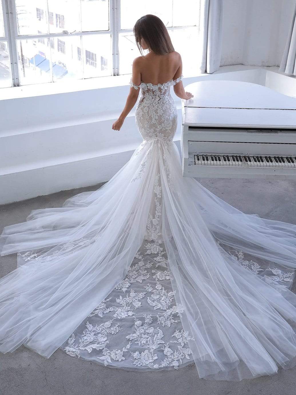 Blue by Enzoani Wedding Dress Blue by Enzoani: Narine
