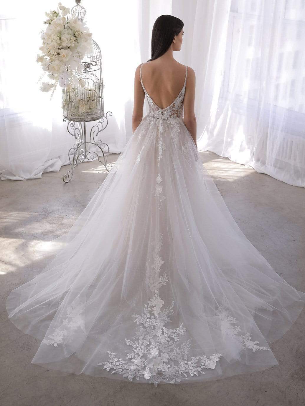 Blue by Enzoani Wedding Dress Blue by Enzoani: Oleesa