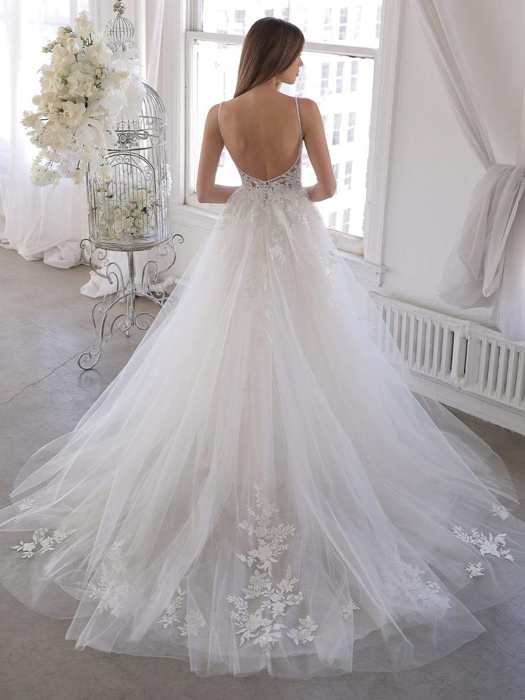 Blue by Enzoani Wedding Dress Blue by Enzoani: Omarra