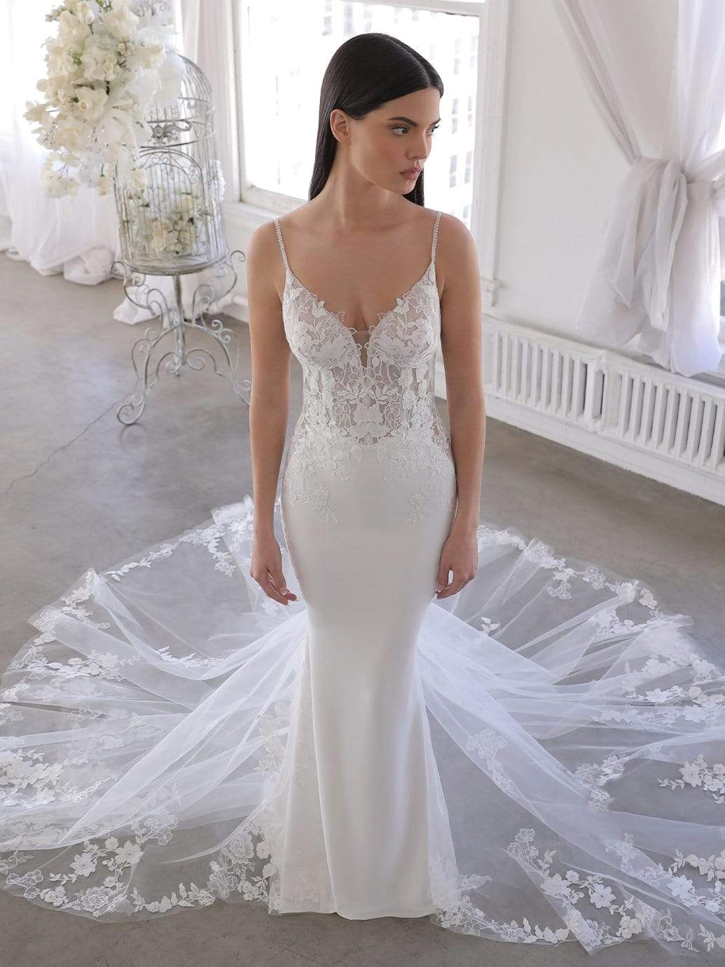 Enzoani plus 2025 size wedding dresses