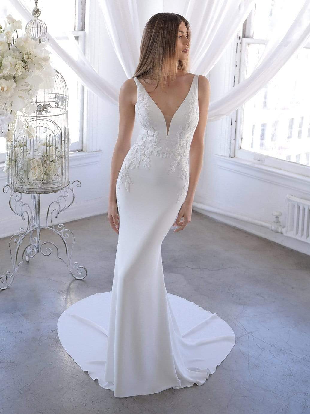 Blue by Enzoani Wedding Dress Blue by Enzoani: Ozalea