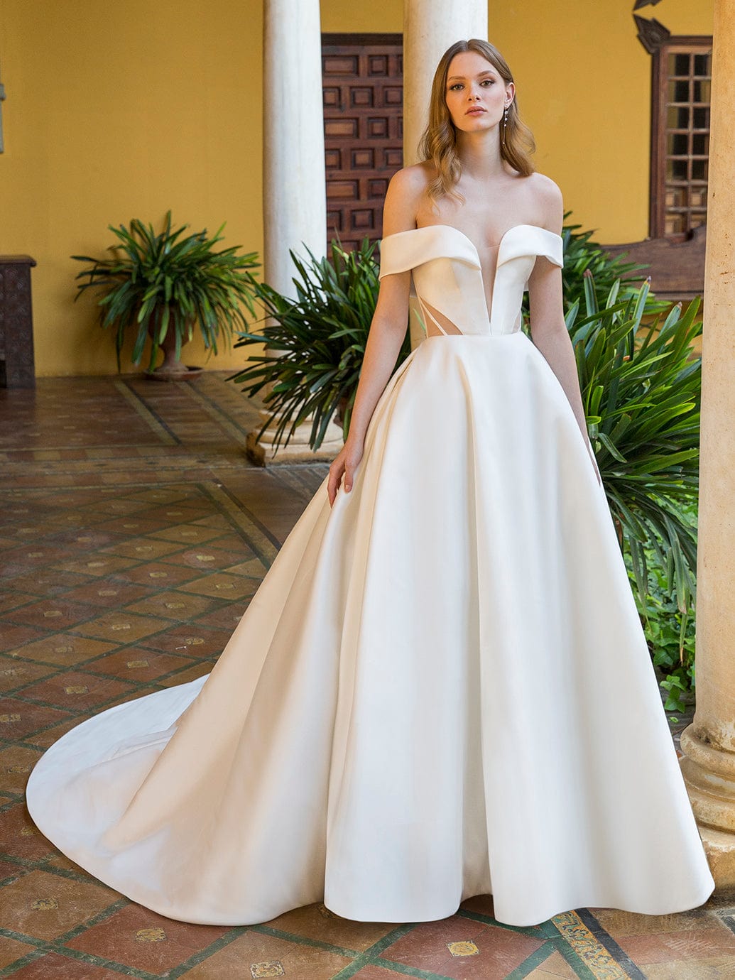 Blue by Enzoani Wedding Dress Blue by Enzoani: Pearson