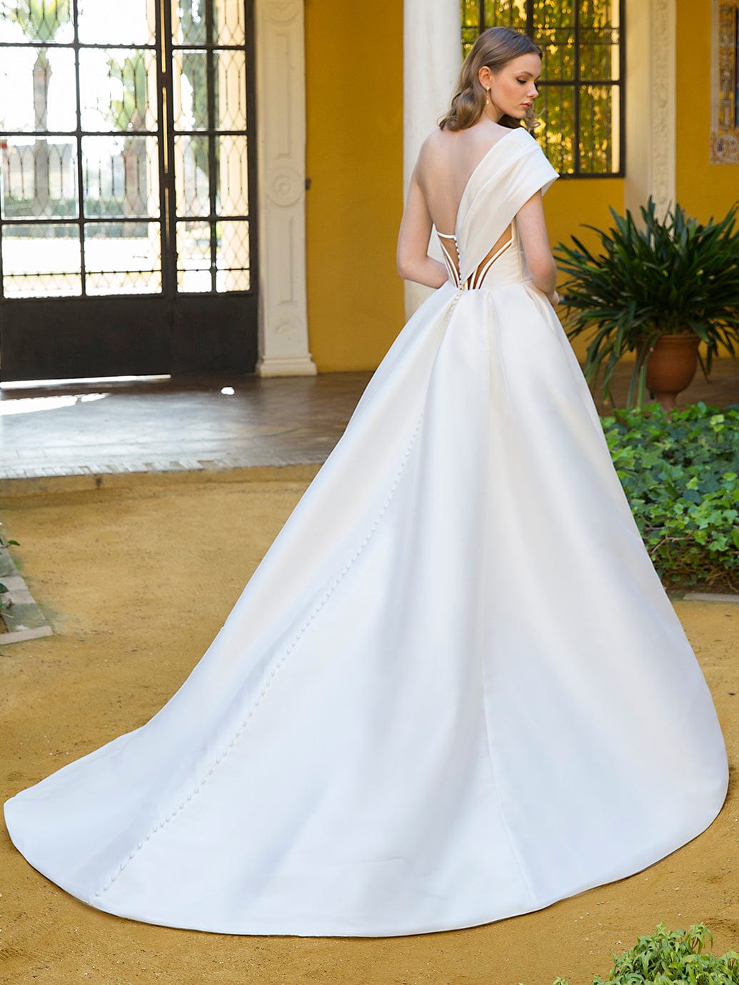 Blue by Enzoani Wedding Dress Blue by Enzoani: Peggy