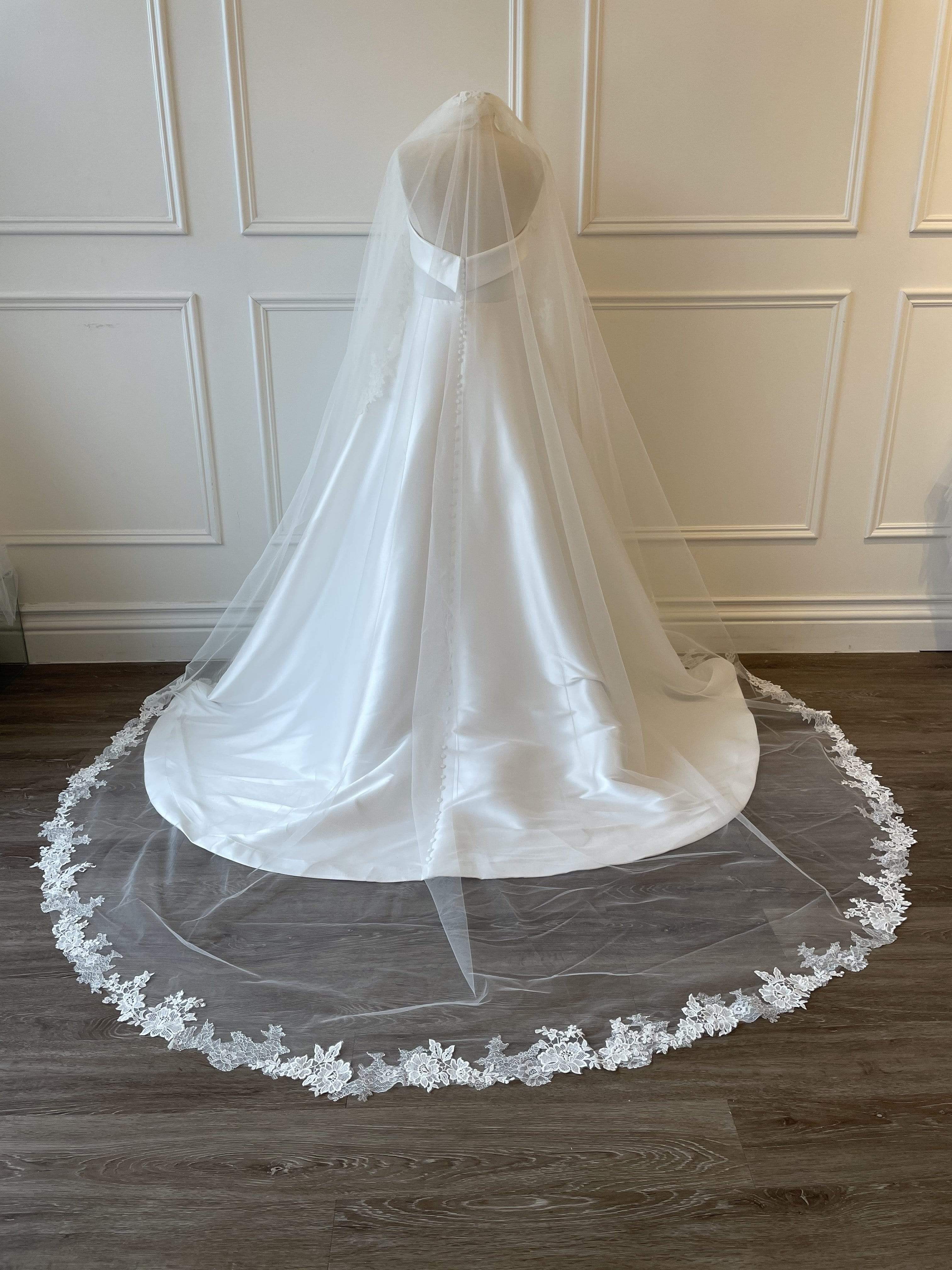Enzoani Accessories 3.5x3 / Ivory Enzoani: V14653-C veil