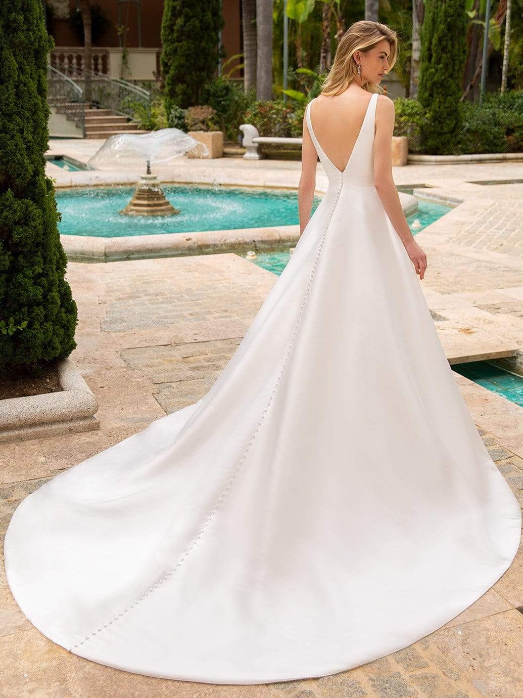 Enzoani Wedding Dress Enzoani Style: Rosette