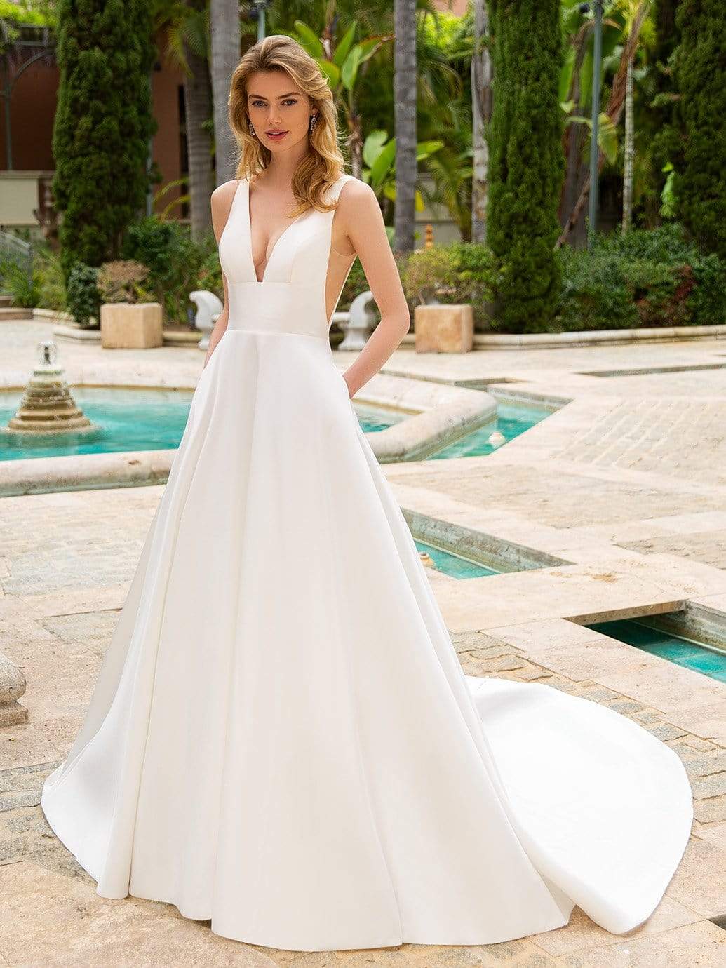 Enzoani Wedding Dress Enzoani Style: Rosette
