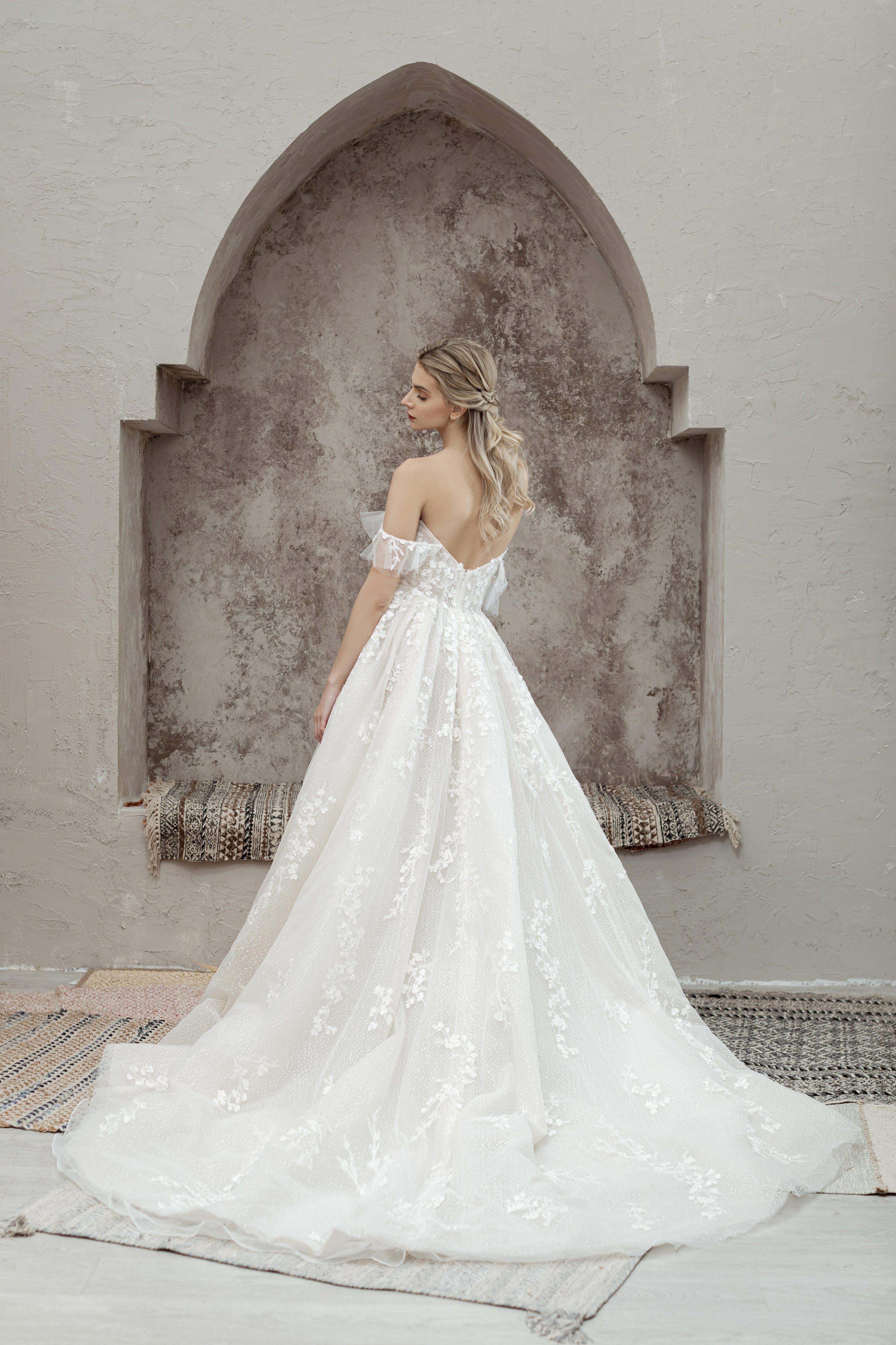 Magnolia Couture Wedding Dress Magnolia Couture: Gerbera