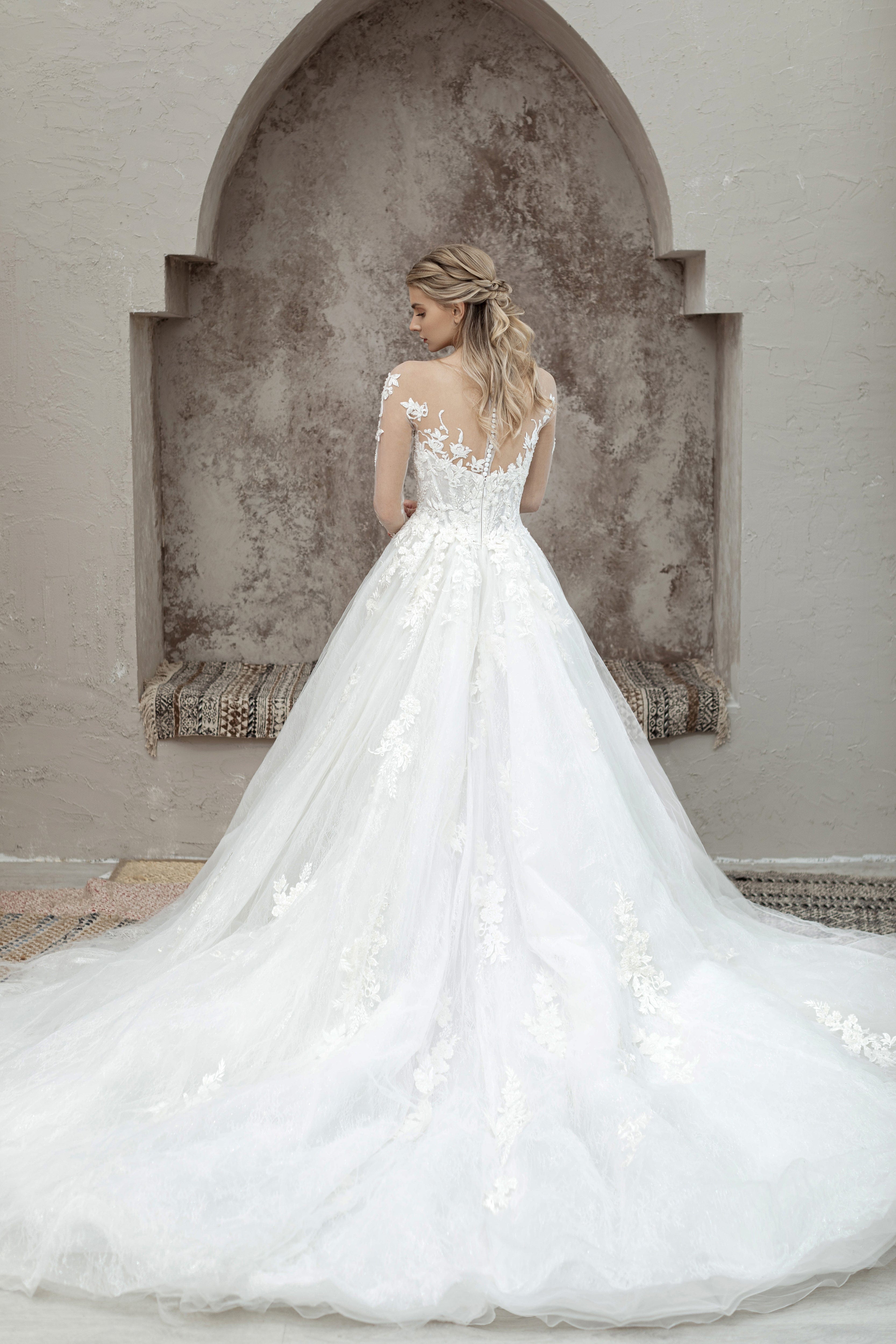 Magnolia Couture Wedding Dress Magnolia Couture: Gladiolus