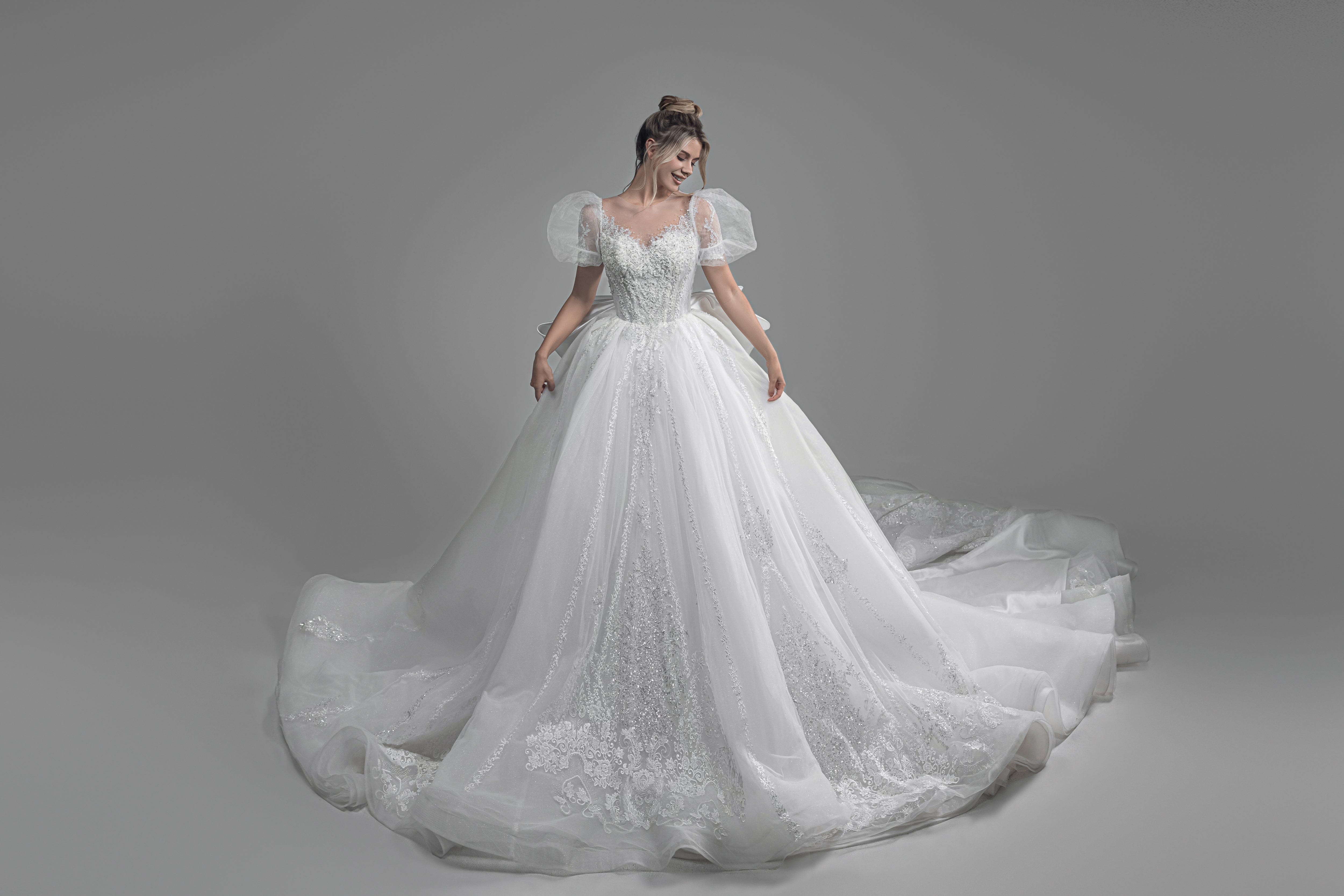 Magnolia Couture Wedding Dress Magnolia Couture: Nymphea