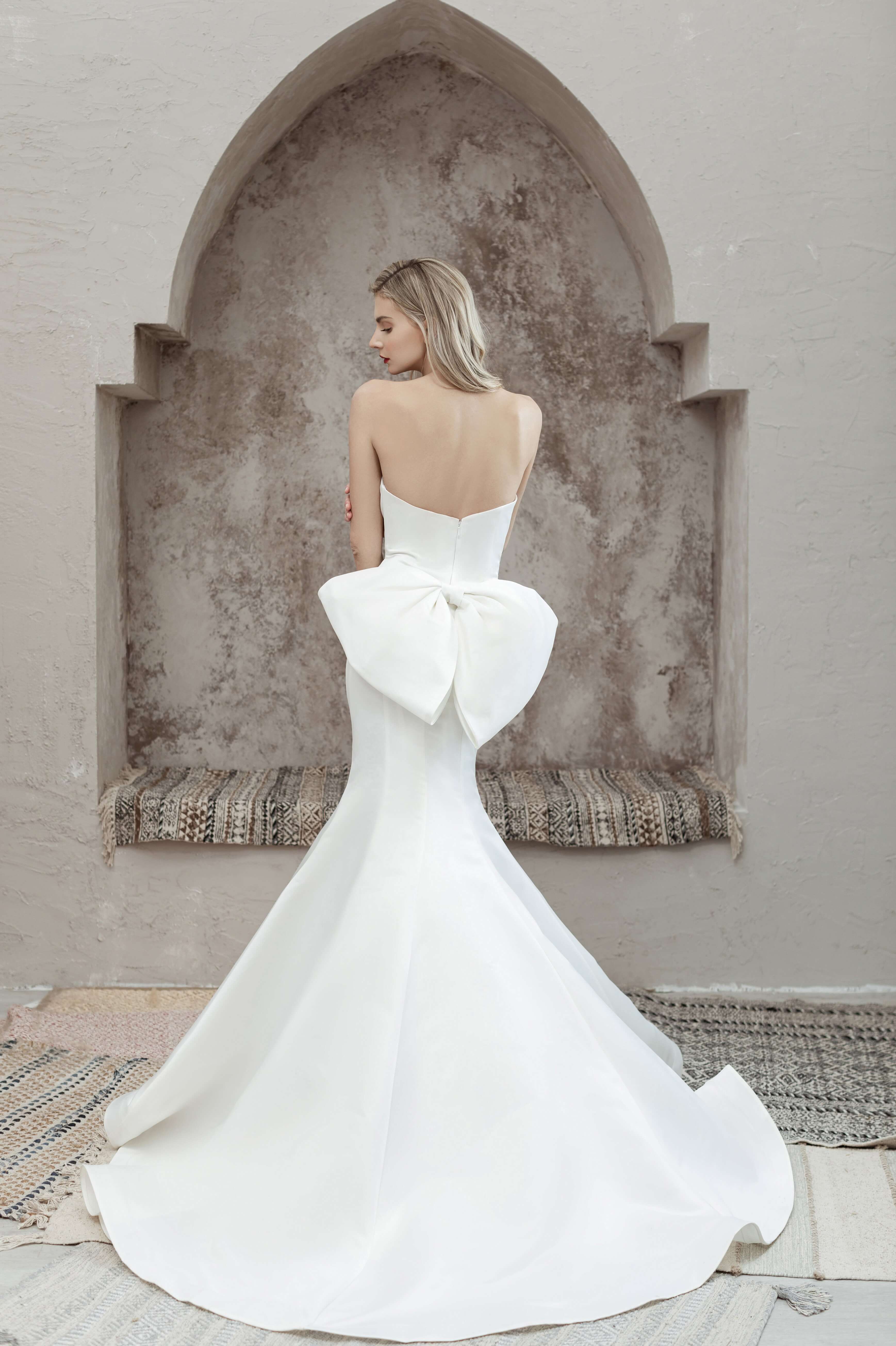 Magnolia Wedding Dress Magnolia White: Allium B