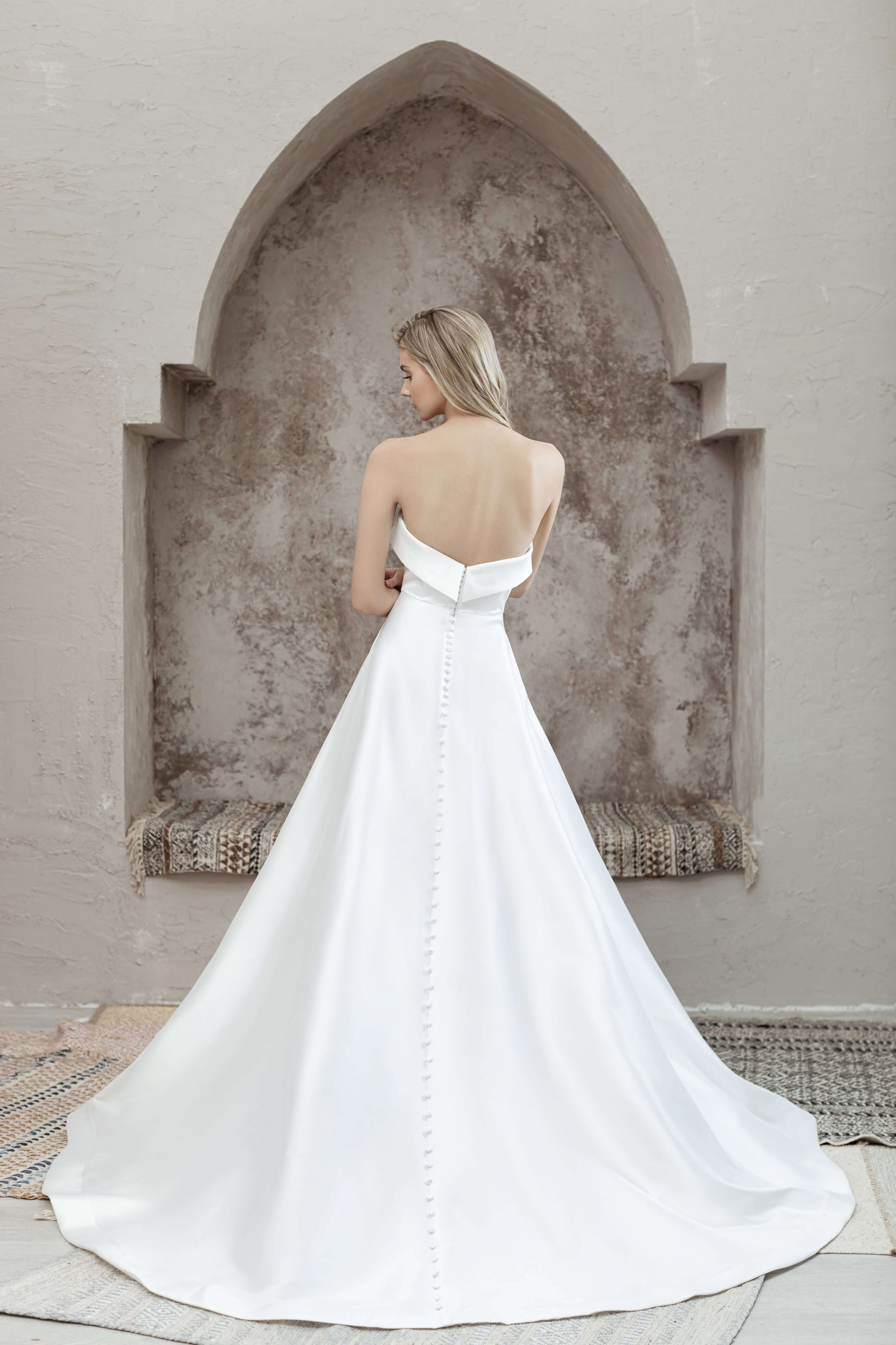 Magnolia Wedding Dress Magnolia White: Anemone