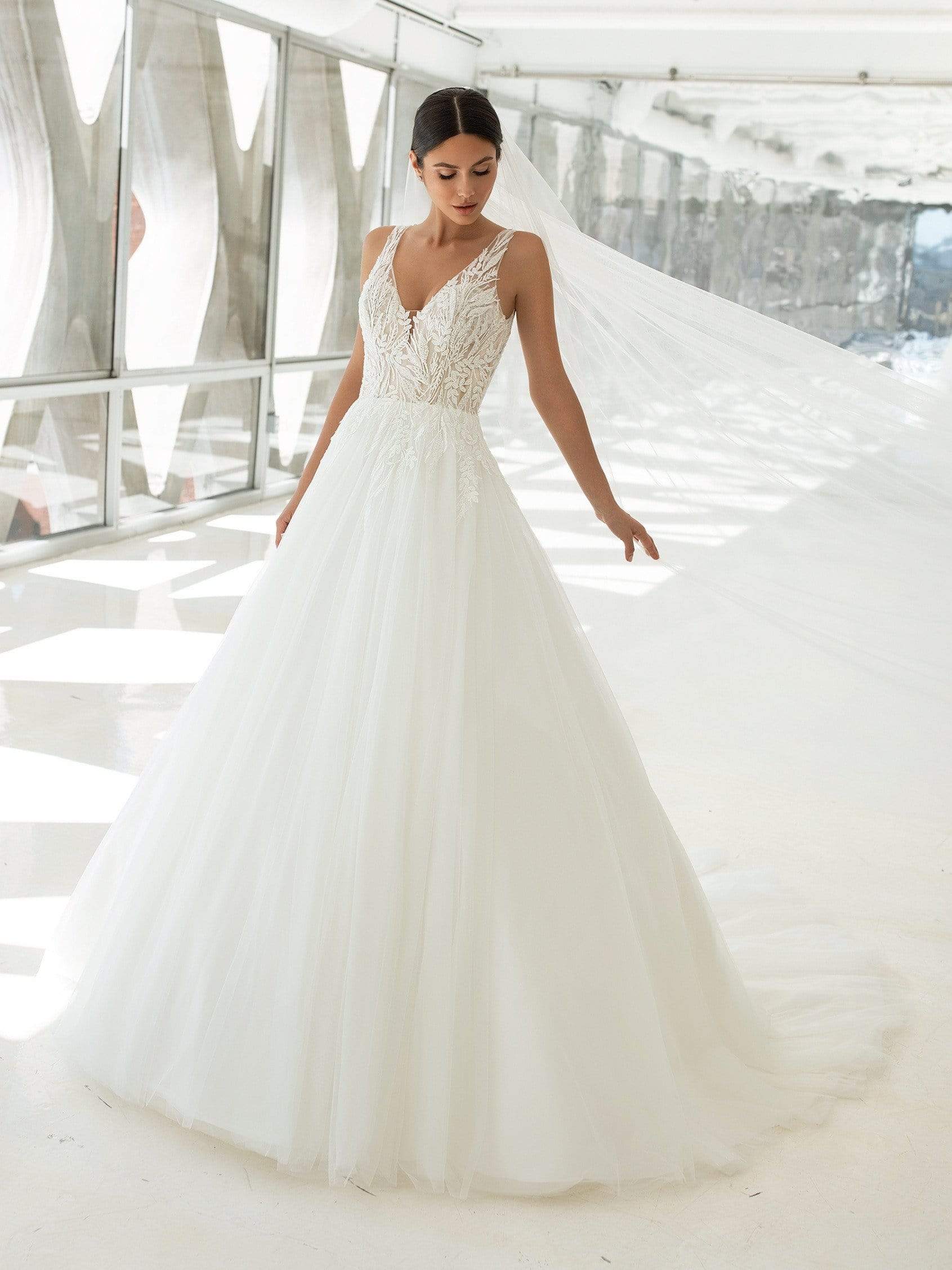 Pronovias Accessories Pronovias: V-2104