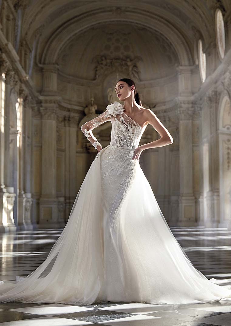 Pronovias Privee Wedding Dress Pronovias Privee: Agatia