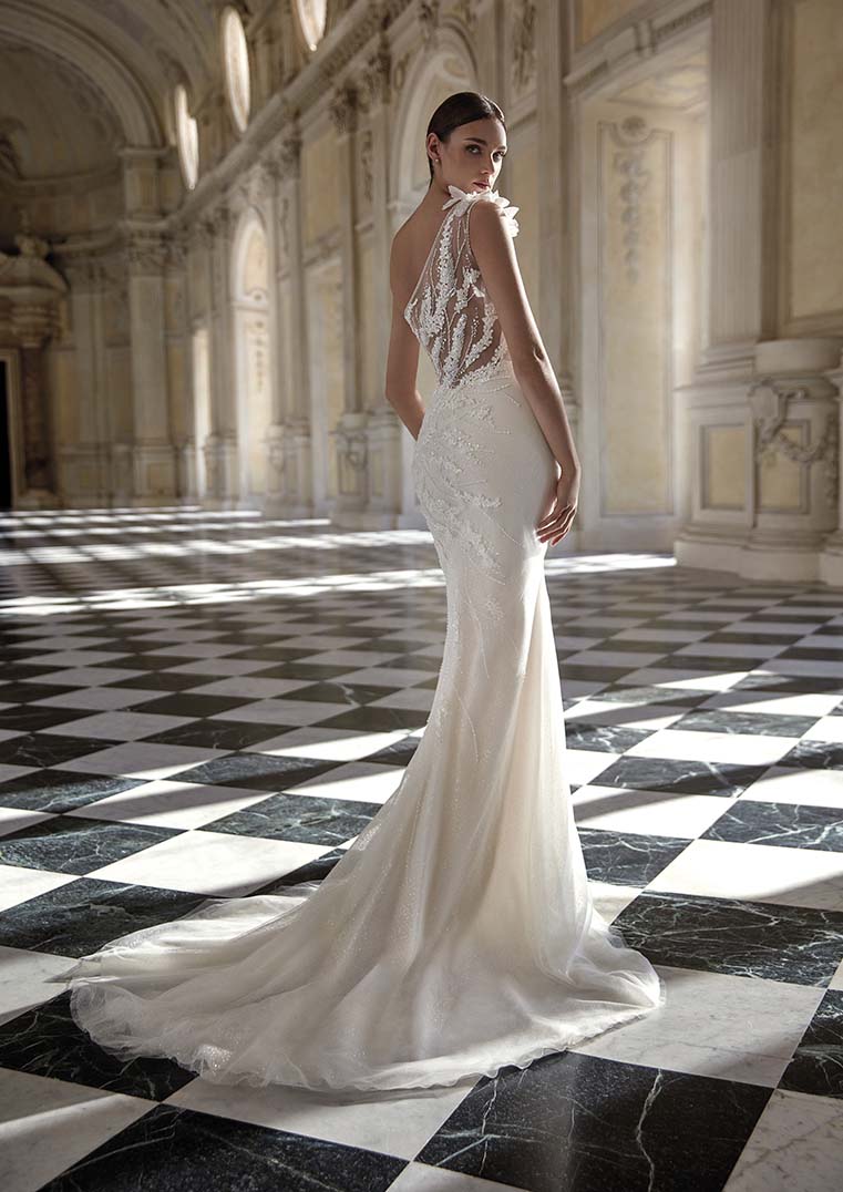 Pronovias Privee Wedding Dress Pronovias Privee: Agatia
