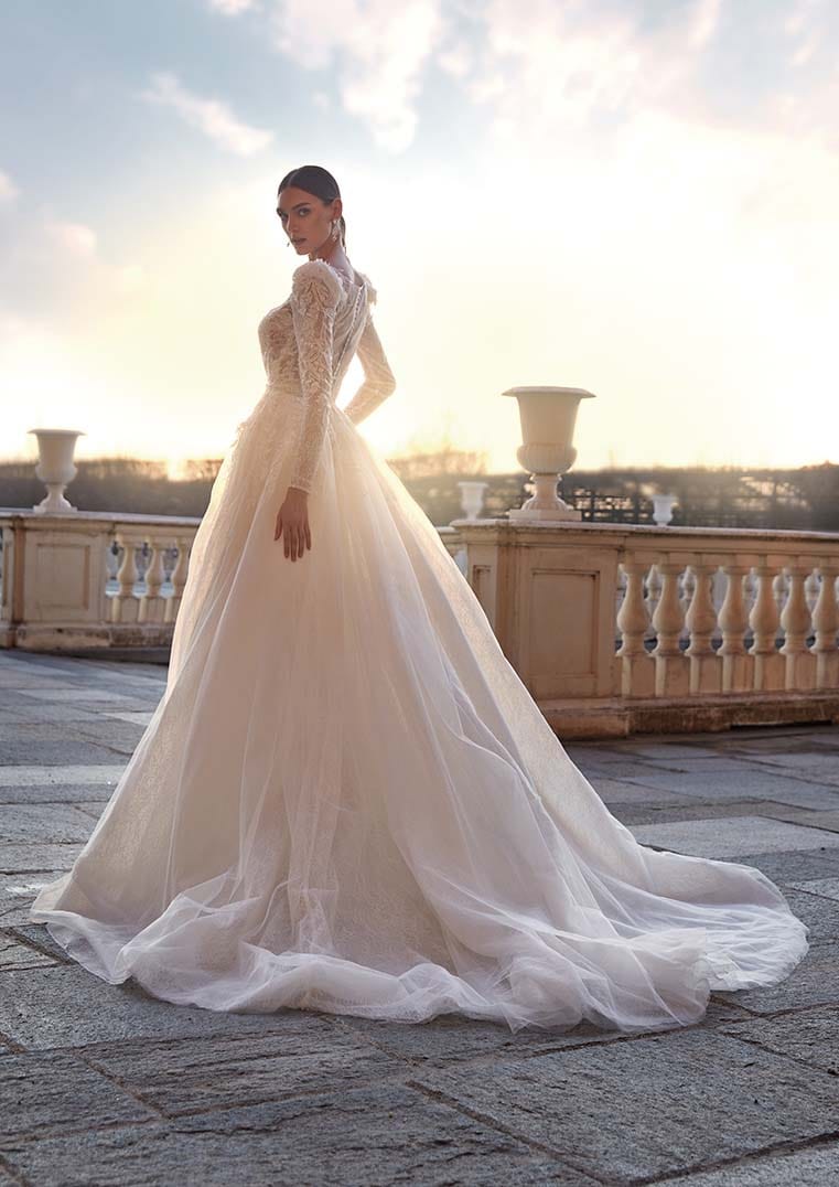 Pronovias Privee Wedding Dress Pronovias Privee: Fiora