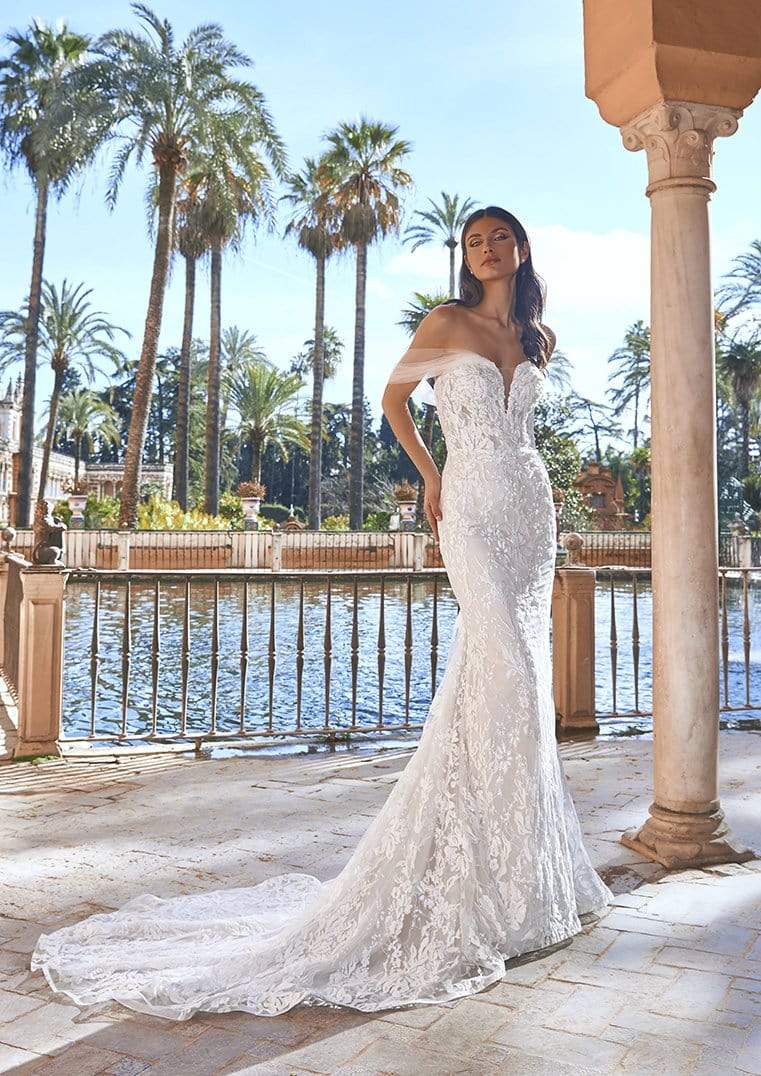 Wedding dresses by outlet pronovias