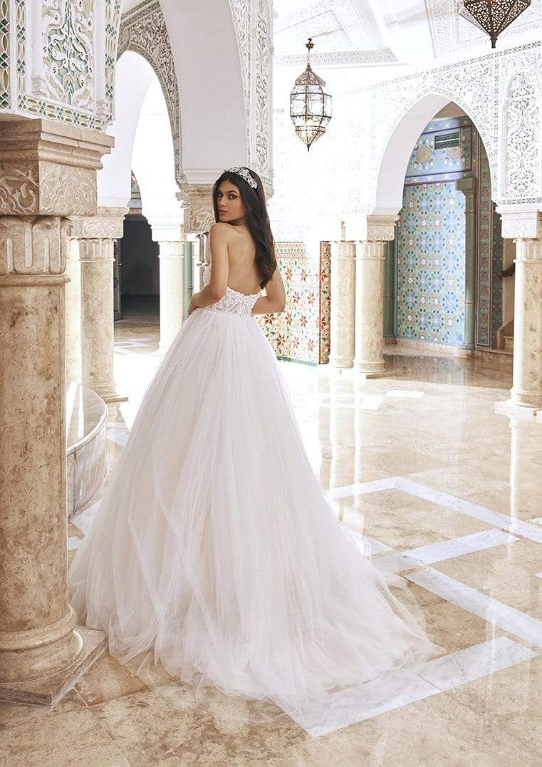 Pronovias Privee Wedding Dress Pronovias Privee: Nak