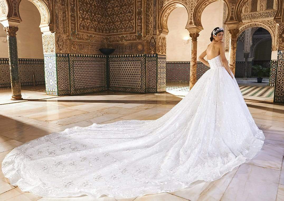 Pronovias Privee Wedding Dress Pronovias Privee: Natrun