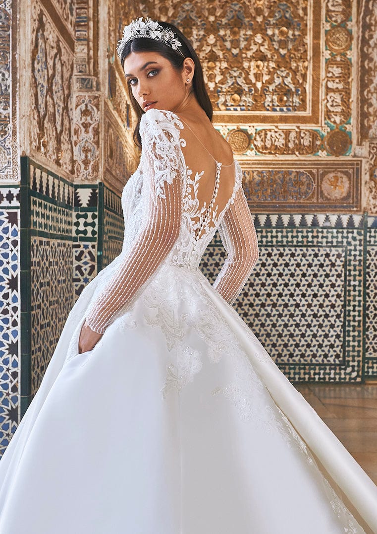 Pronovias Privee Wedding Dress Pronovias Privee: Rubaksa