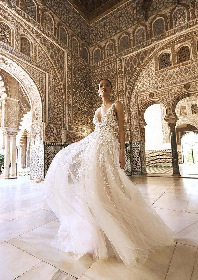 Pronovias Privee Wedding Dress Pronovias Privee: Siwa