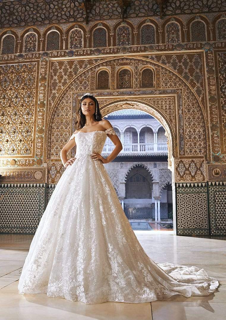 Pronovias Privee: Turpan