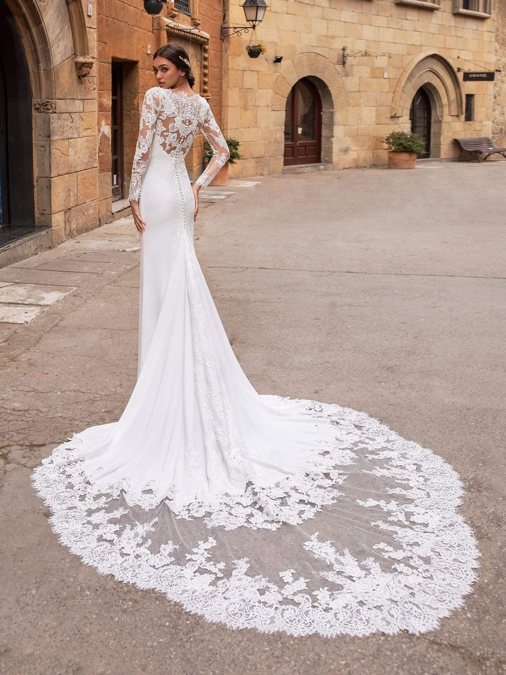Pronovias Wedding Dress Pronovias: Aubrite