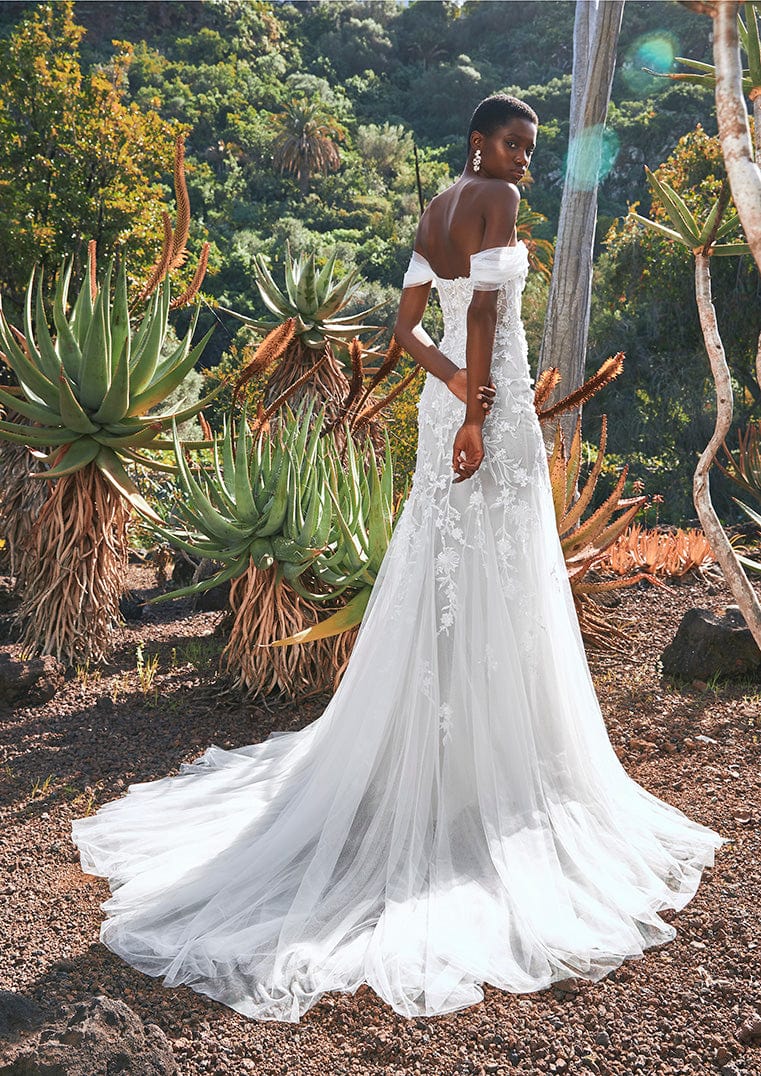 Pronovias Wedding Dress Pronovias: Baikal