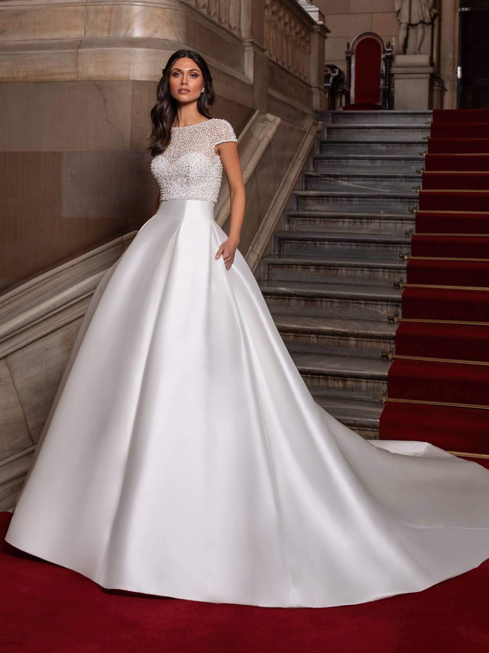 Pronovias Wedding Dress Pronovias: Close