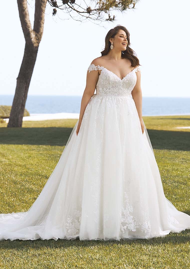 Pronovias Wedding Dress Pronovias: Delphine