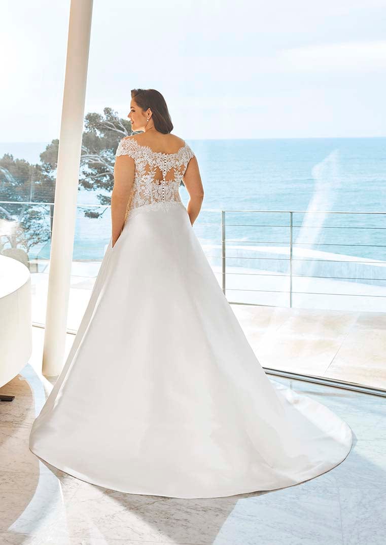 Pronovias Wedding Dress Pronovias: Edie