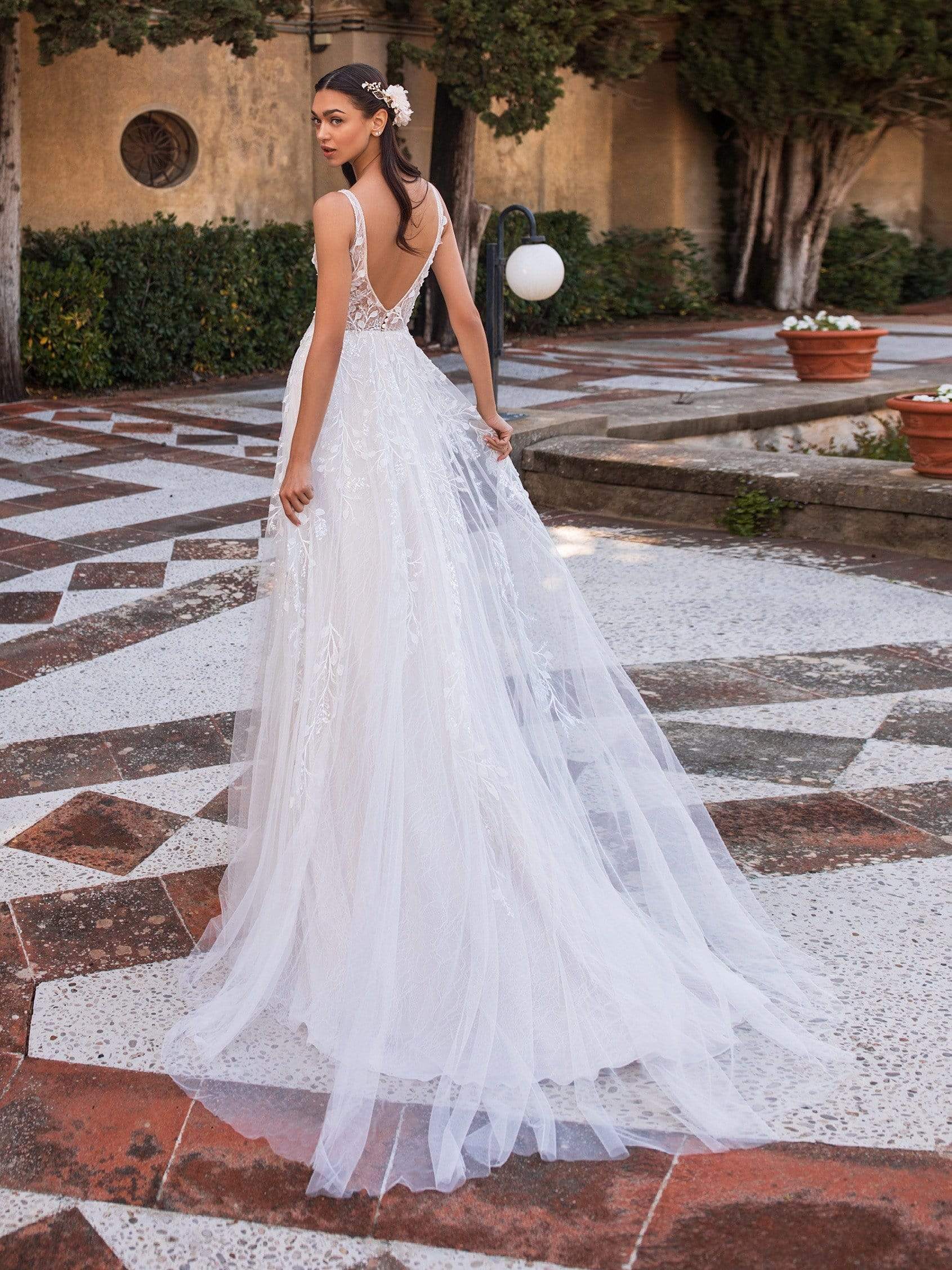 Pronovias Wedding Dress Pronovias: Elara
