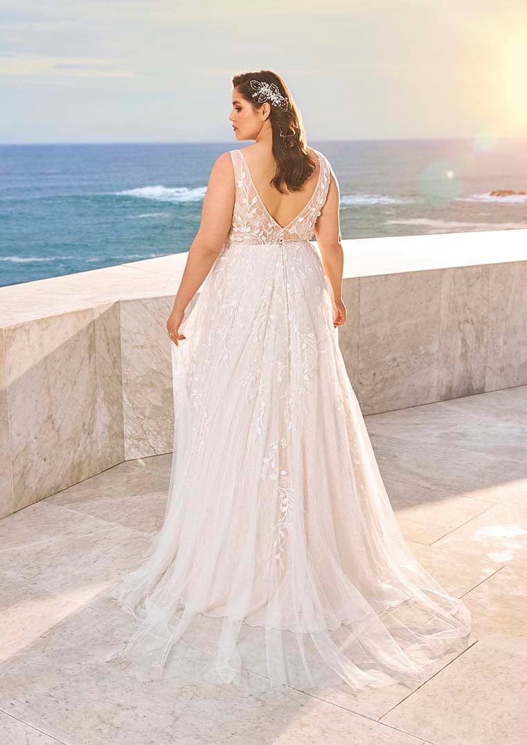 Pronovias Wedding Dress Pronovias: Elara