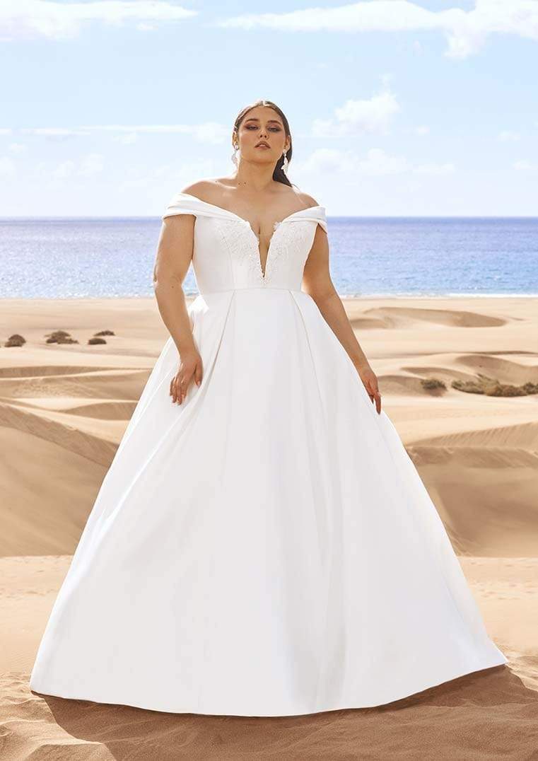 Pronovias Wedding Dress Pronovias: Iguazu
