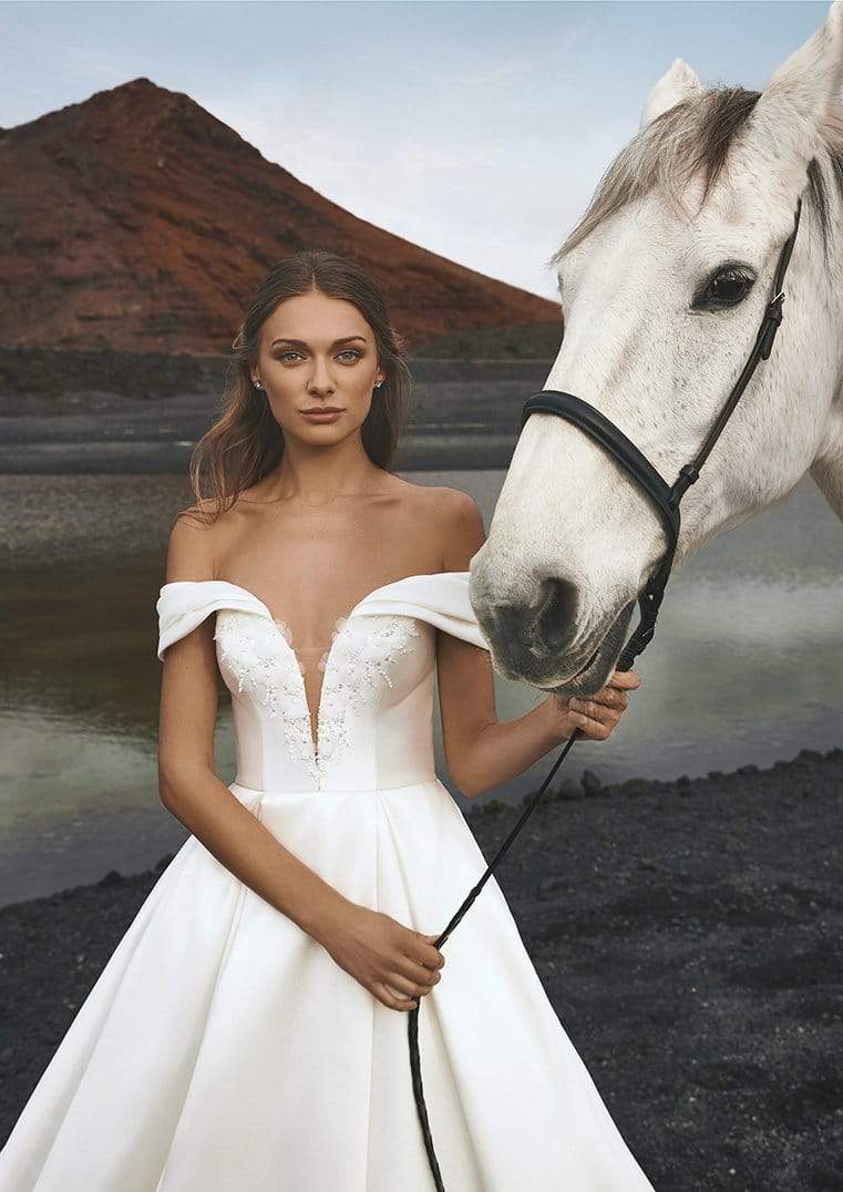 Pronovias Wedding Dress Pronovias: Iguazu