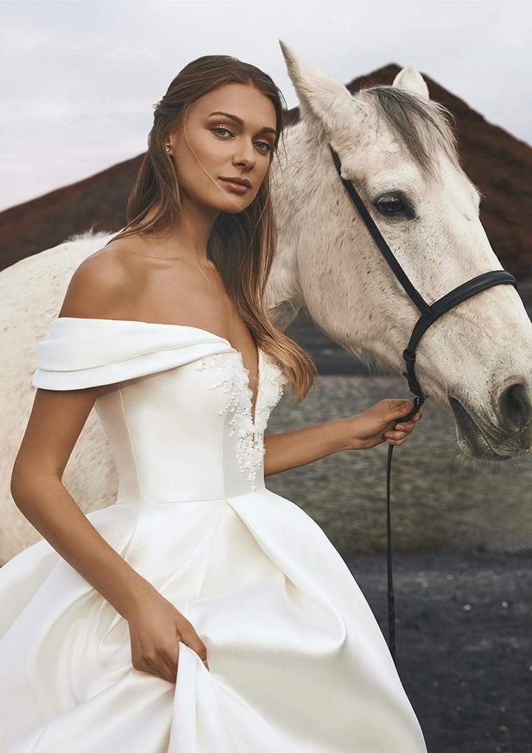 Pronovias Wedding Dress Pronovias: Iguazu