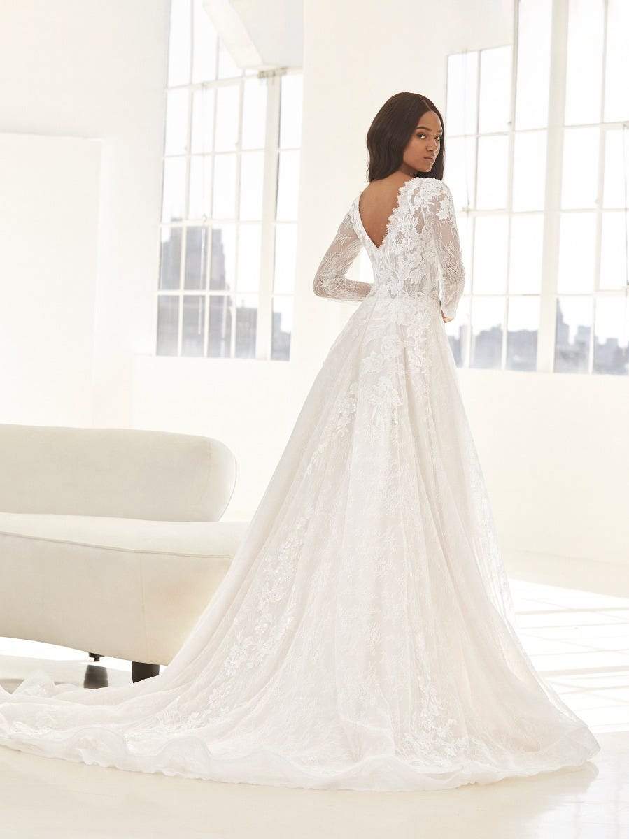 Pronovias Wedding Dress Pronovias: Louise