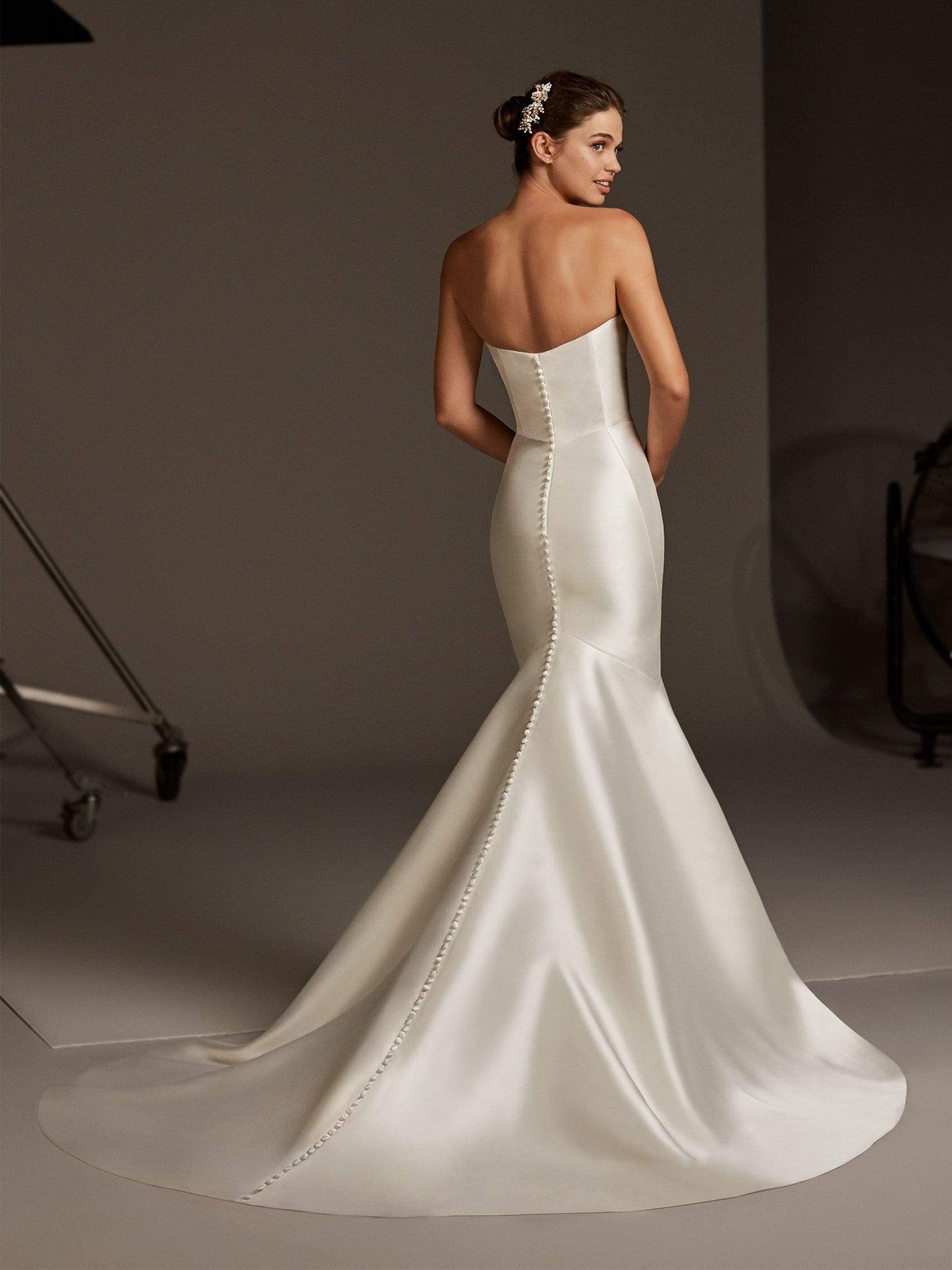 Pronovias Wedding Dress Pronovias: Oberon