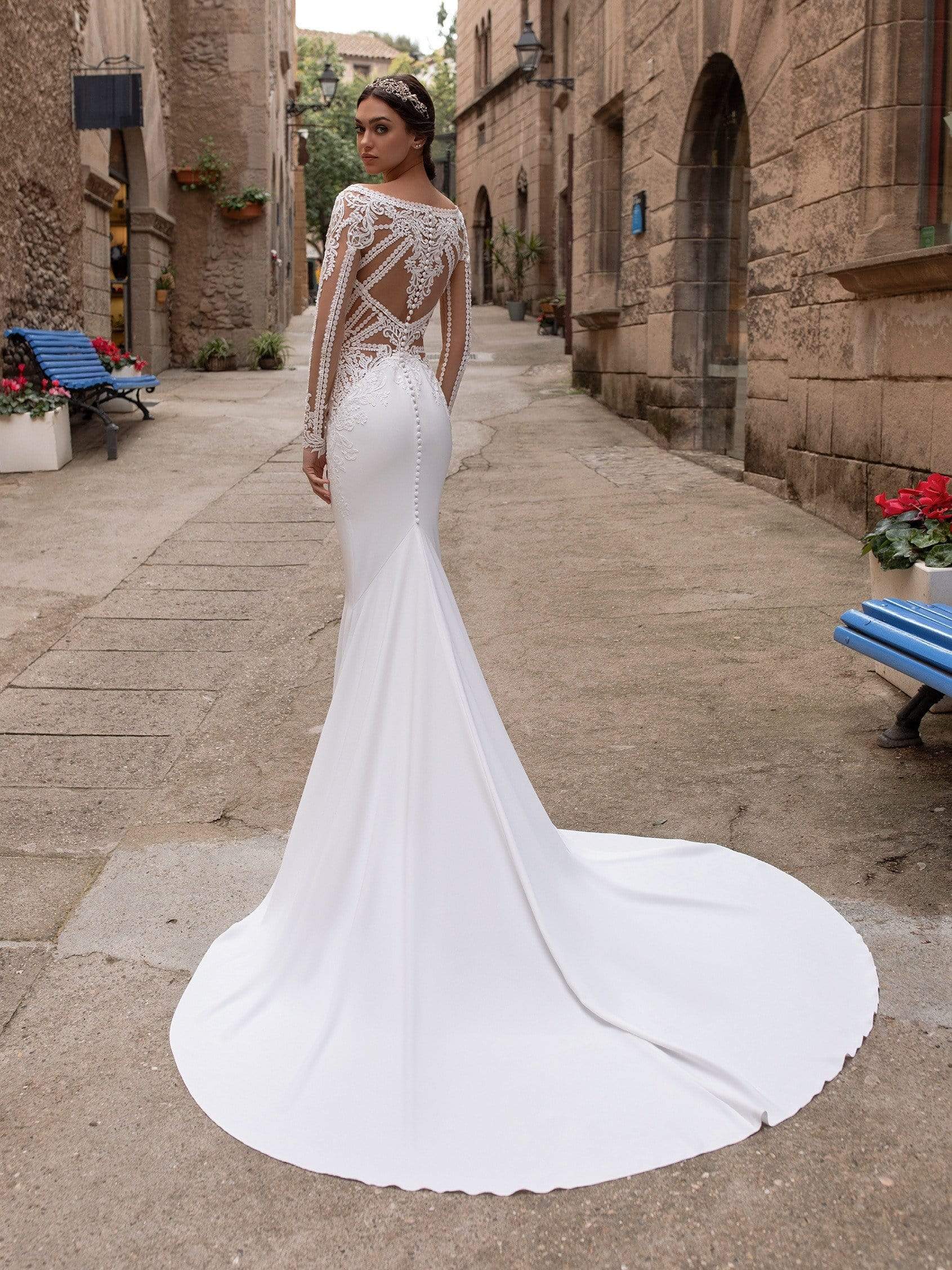 Pronovias Wedding Dress Pronovias: Pasiphae