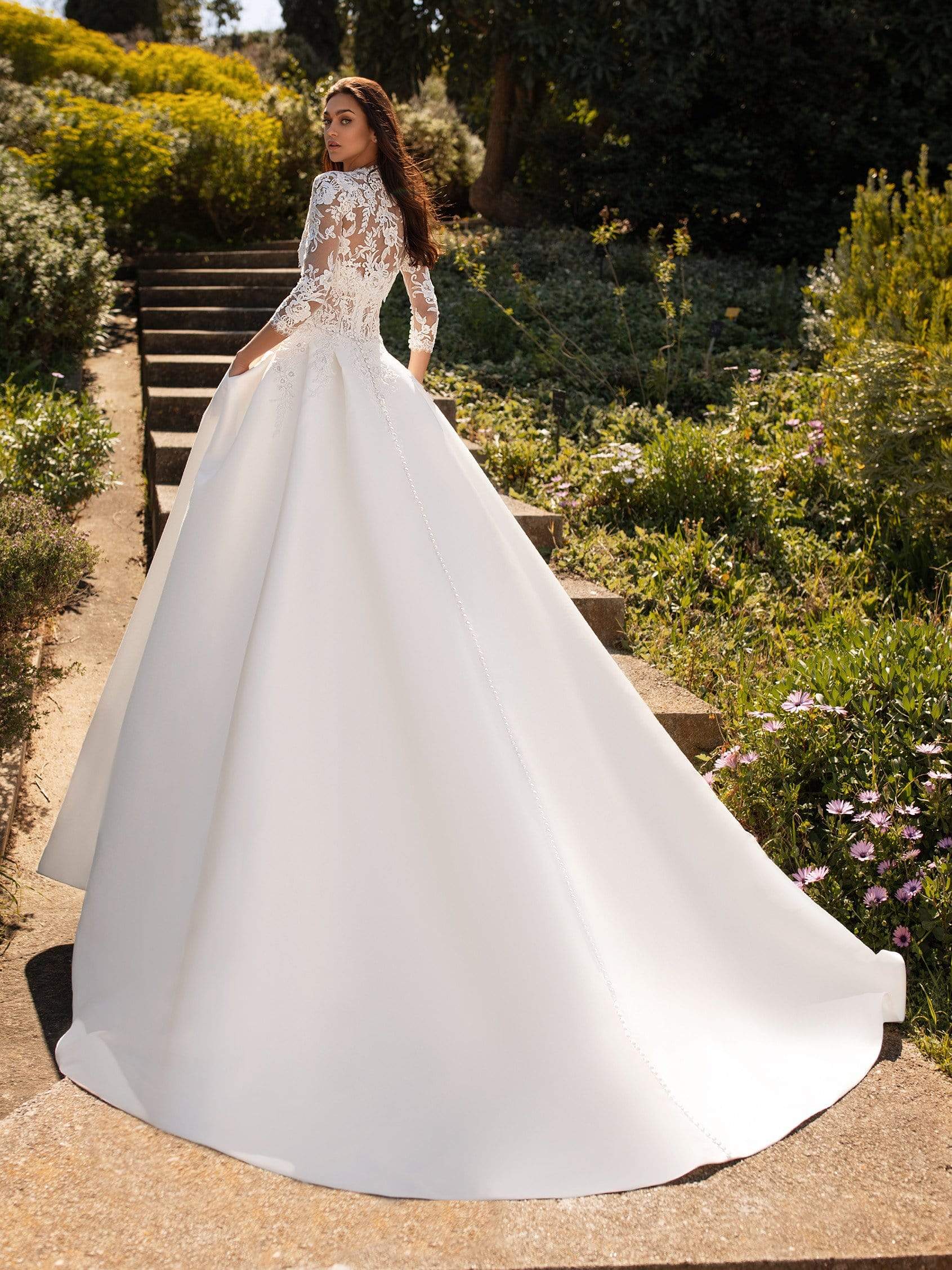 Pronovias Wedding Dress Pronovias: Phoenicia