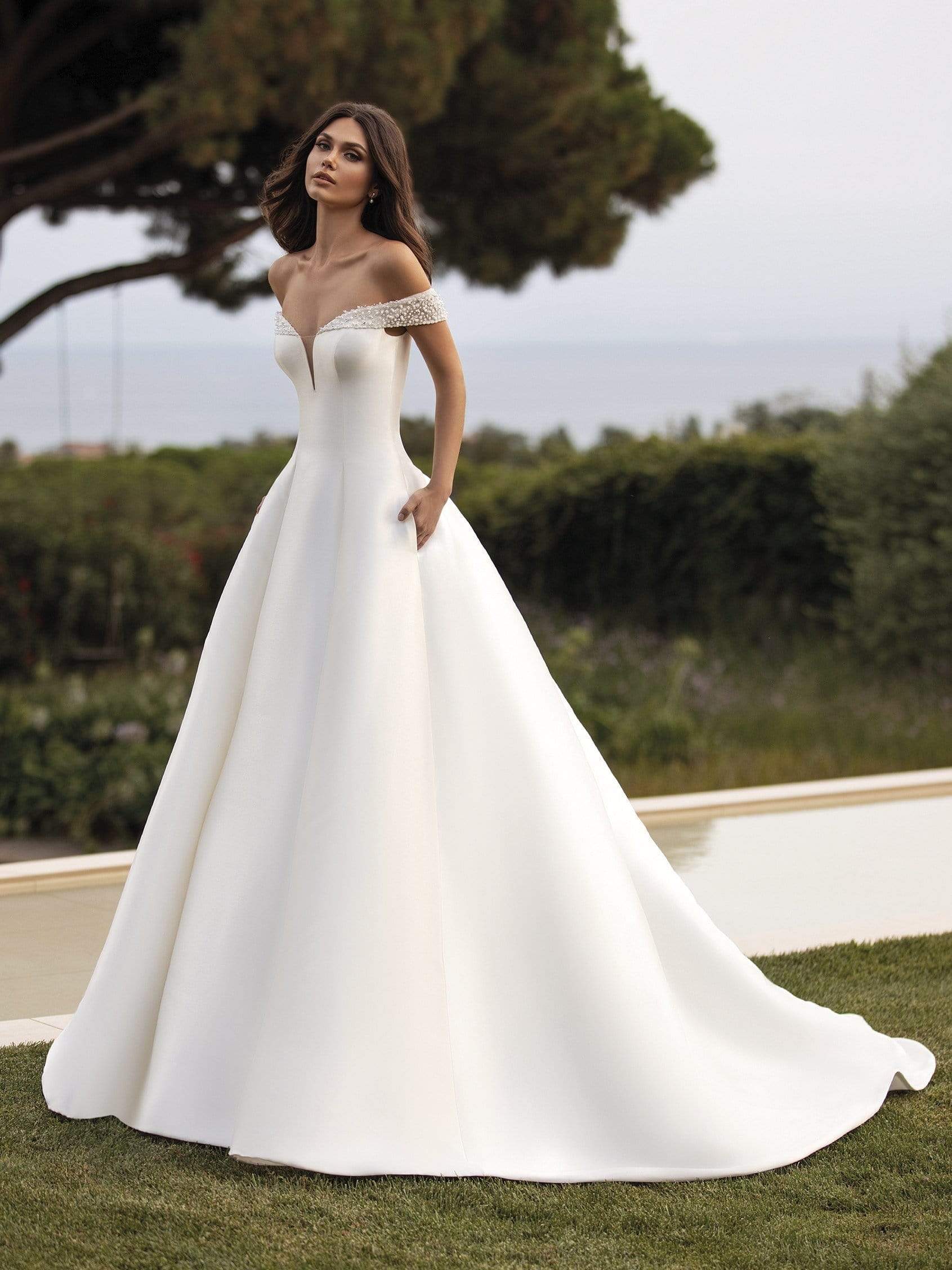 Pronovias Wedding Dress Pronovias: Rea