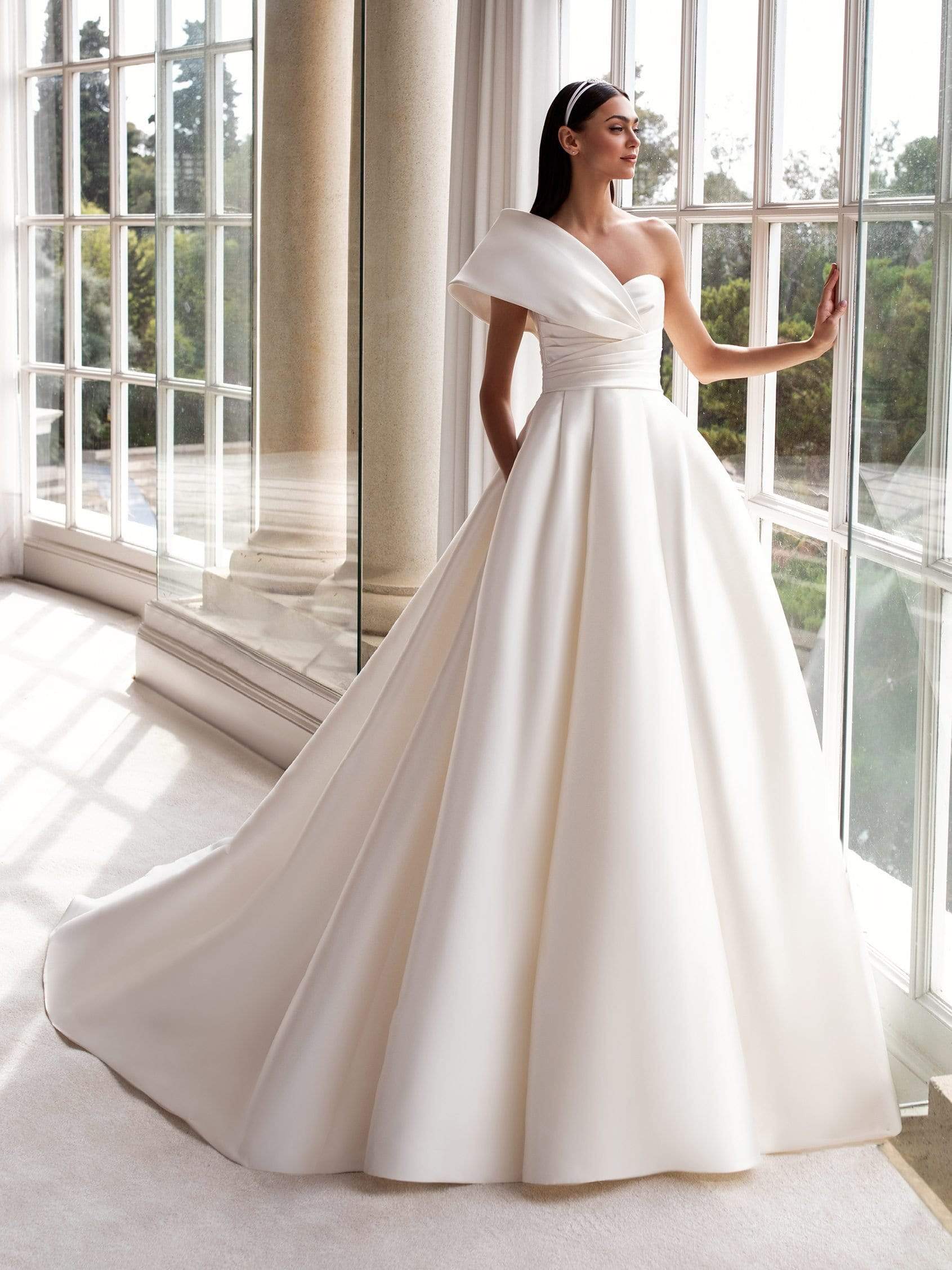 Pronovias Wedding Dress Pronovias: Sedna