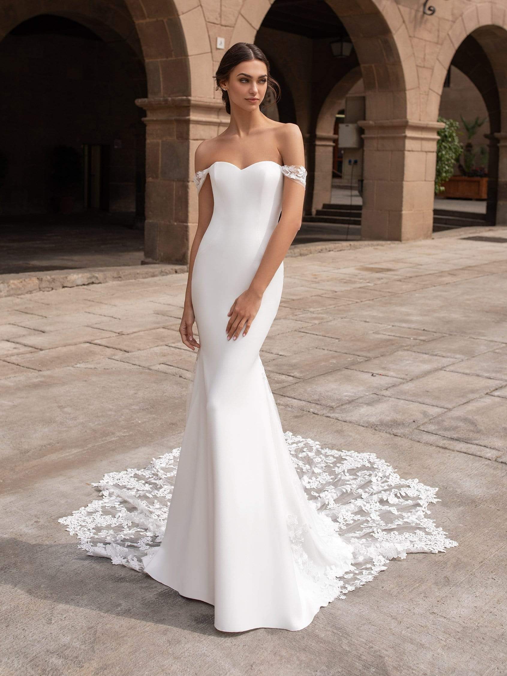 Pronovias: Syrinx