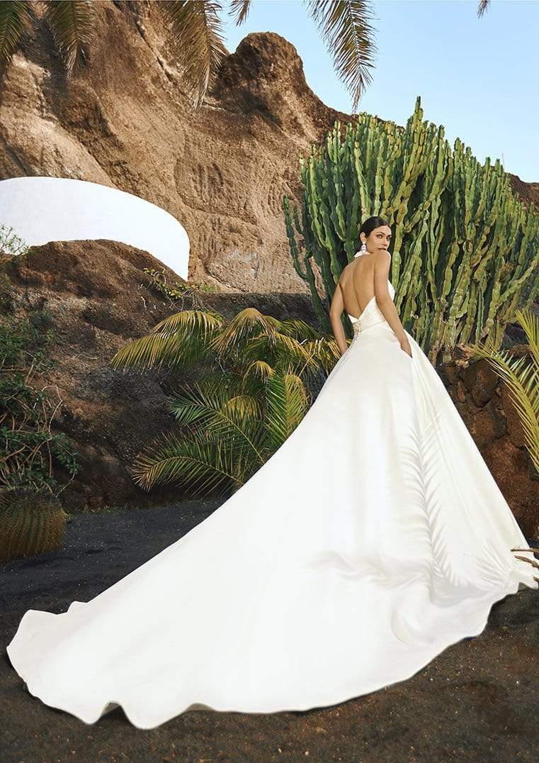 Pronovias Wedding Dress Pronovias: Uluru