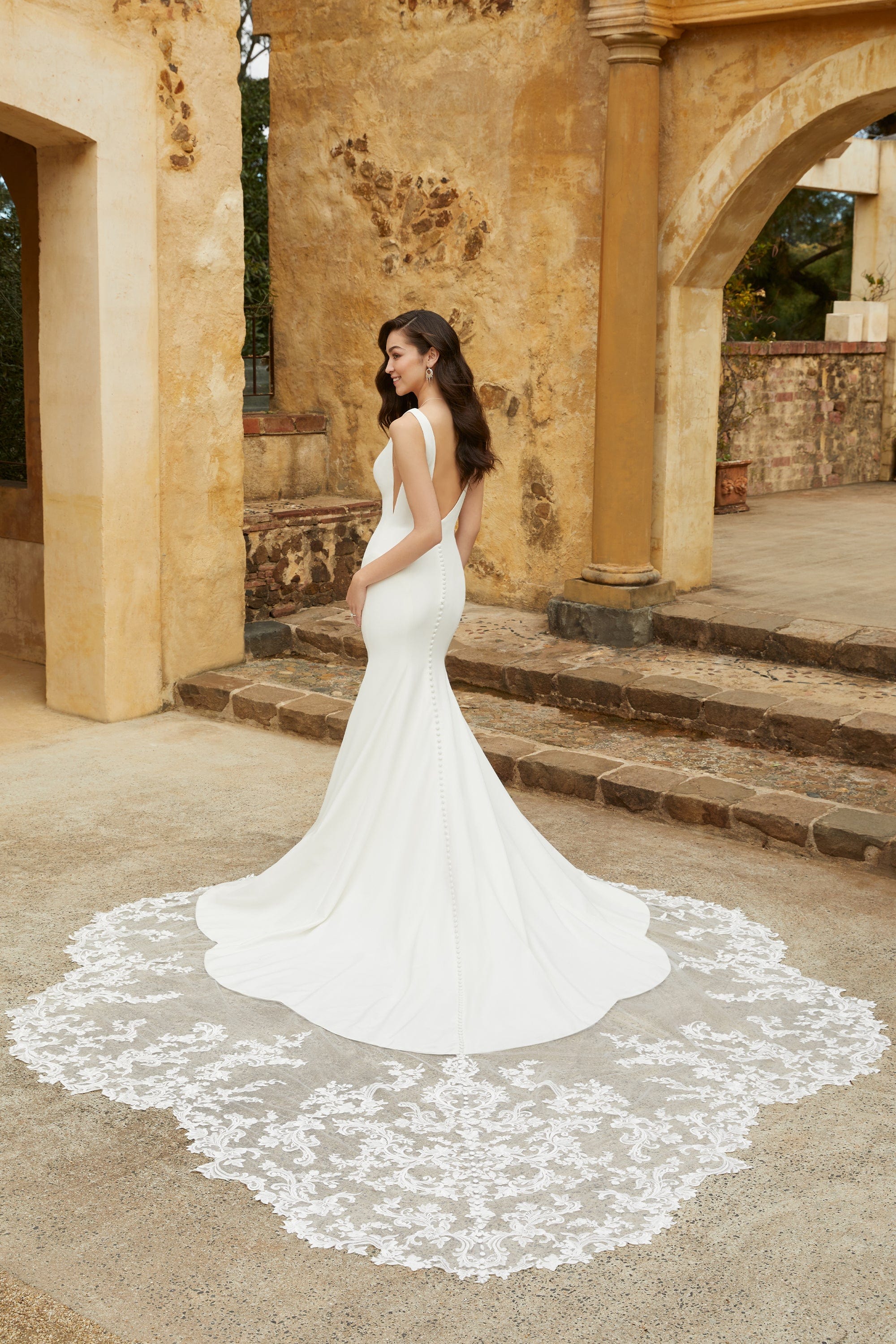 Sophia Tolli Accessories One / Ivory Sophia Tolli: Y12234Train