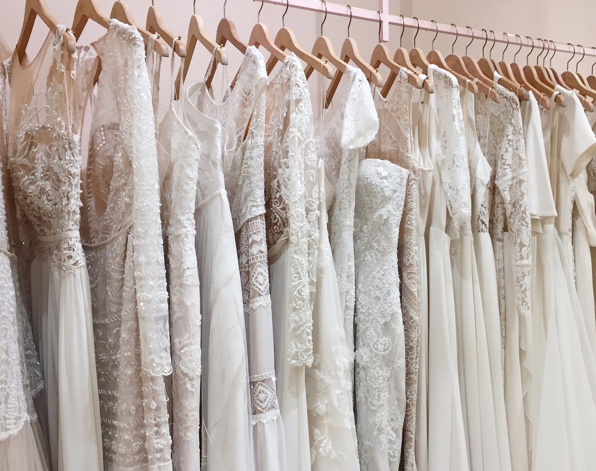 What You Need to Know About Buying a Wedding Dress Online