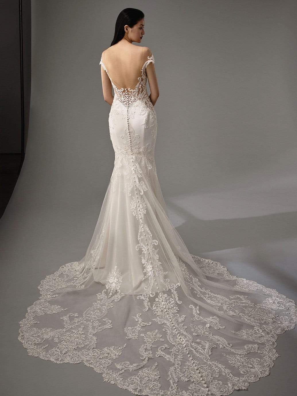 Blue by Enzoani Wedding Dress 8 / Ivory/Ivory Blue by Enzoani: Marquise (Clearance)