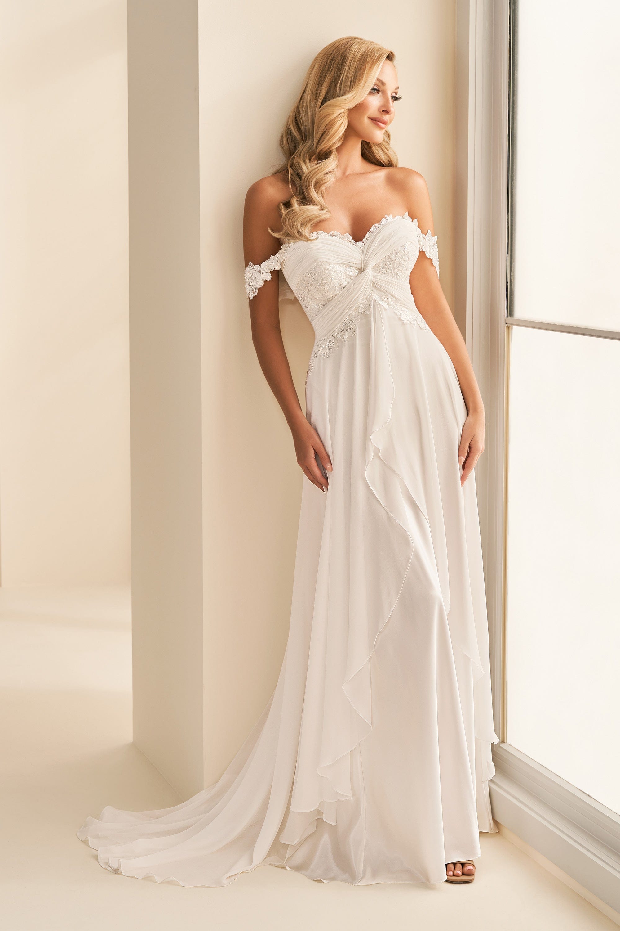 Enchanting Wedding Dress Enchanting: E2522