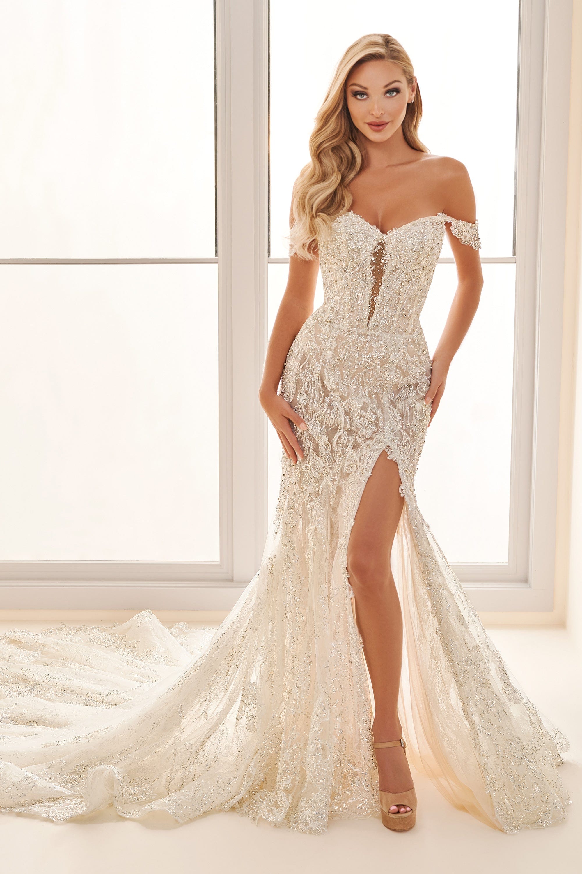 Enchanting Wedding Dress Enchanting: E2532