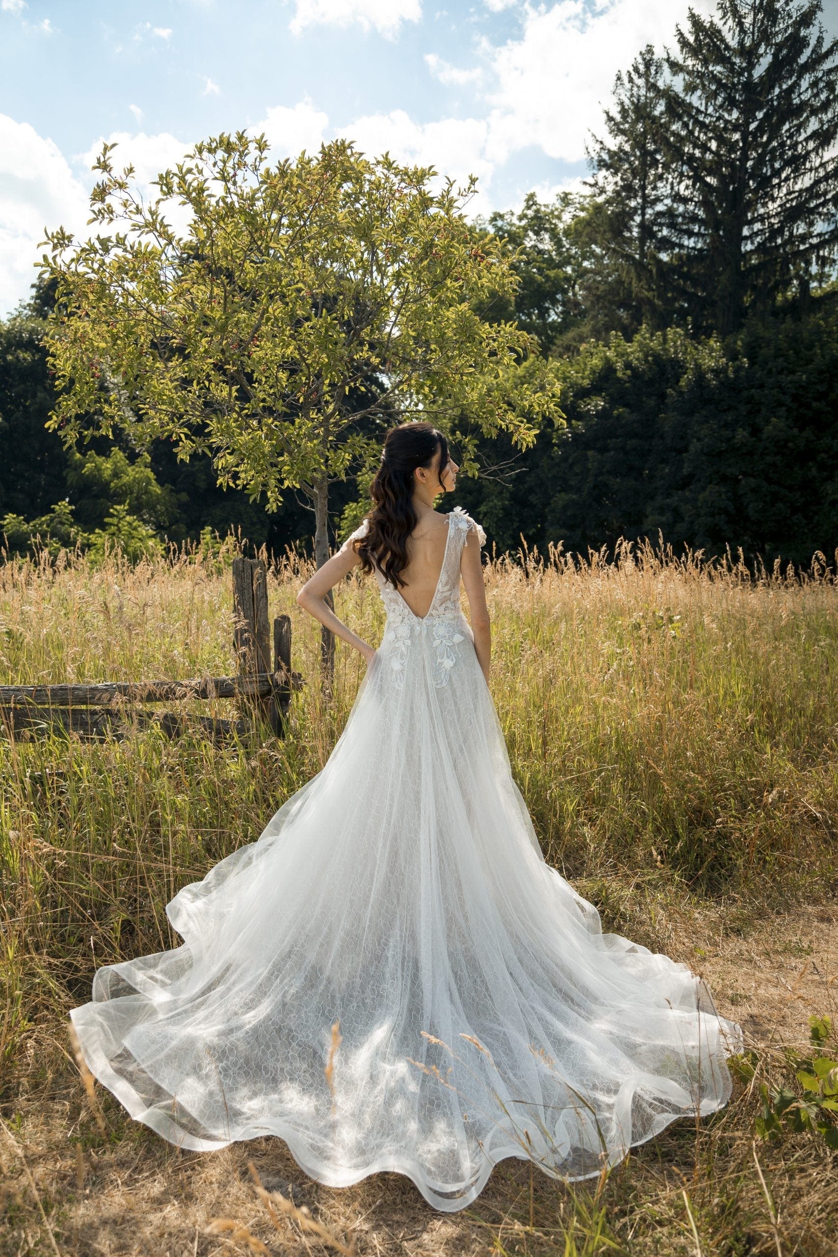 Magnolia White Wedding Dress Magnolia White: Primula